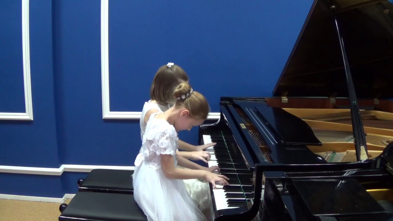 1031. Ансамбль «Твикс»/А. Корепанов «Вальс одуванчиков».