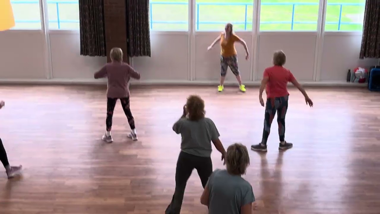 BAILAR - PITBULL & ELVIS CRESPO * ZUMBA GOLD * FIT CLUB HINCKLEY