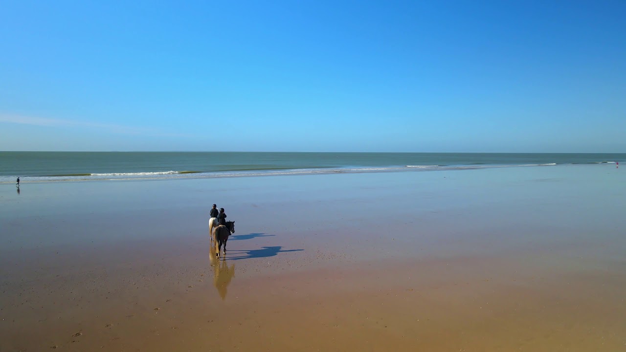 Les cavalières de la plage de la Davière