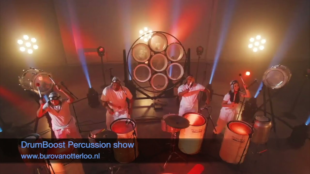 DrumBoost Percussie Show met olievaten en water - openingsact