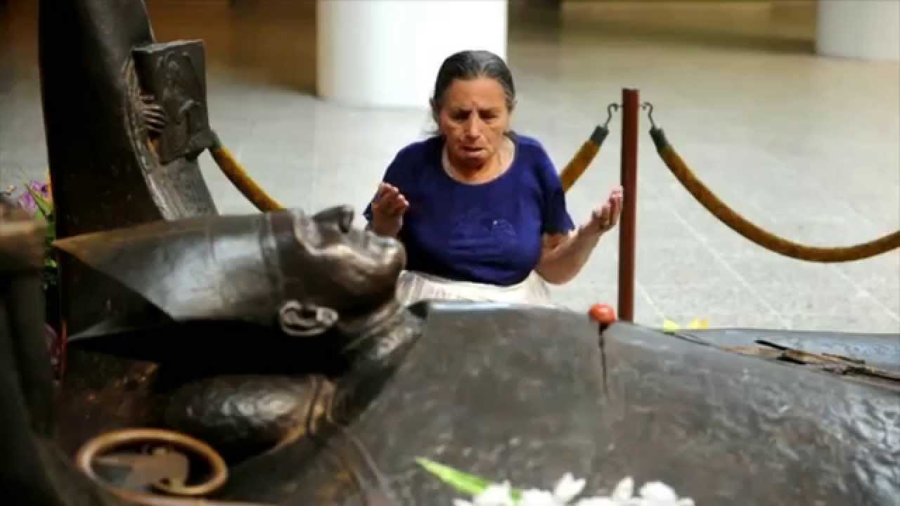 Testimonios en la cripta de Monseñor Romero @KrissRecinosTCS