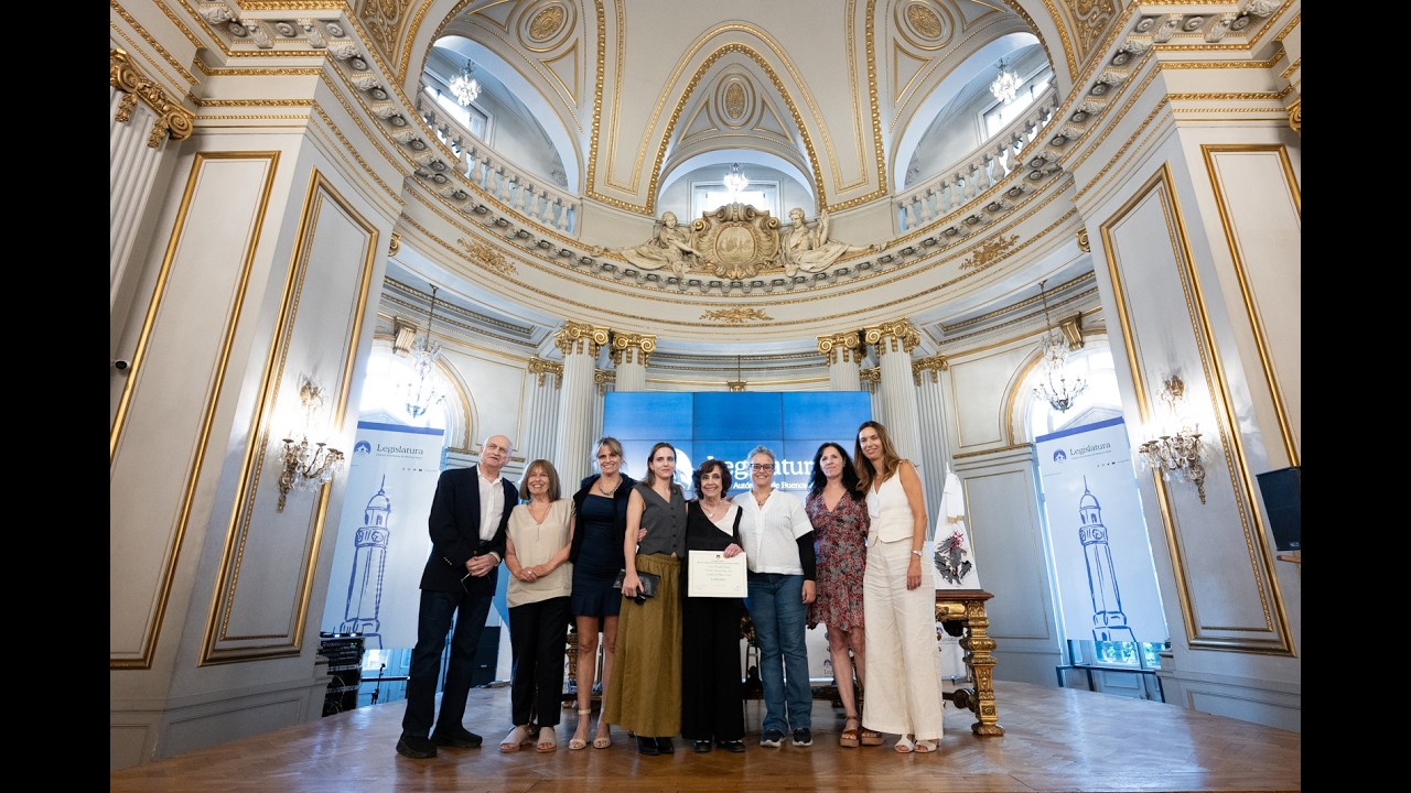 Distinción a la Sra. Ana María Shua