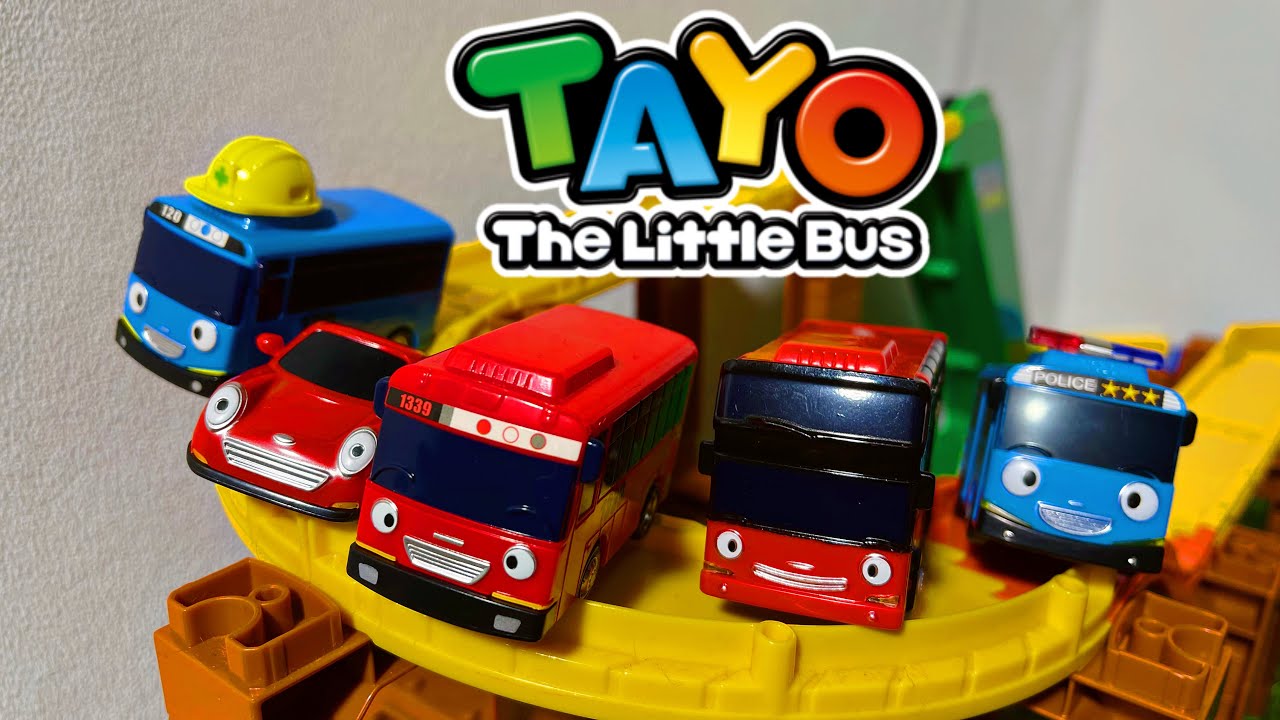 Bus tayo cito speed mini berlomba menuruni lereng Tomica menaiki jalur eskalator melaju cepat