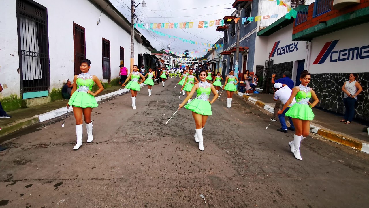Banda El Salvador grande como su gente