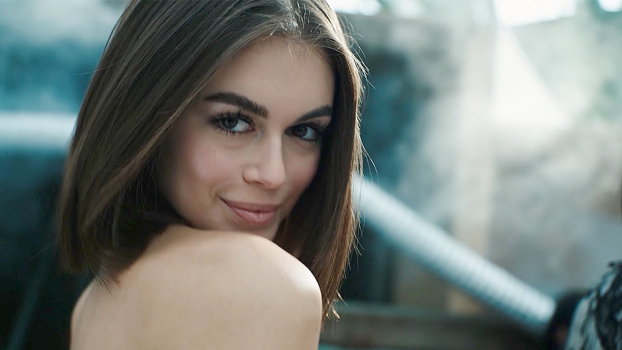Models | Focus on Kaia Gerber