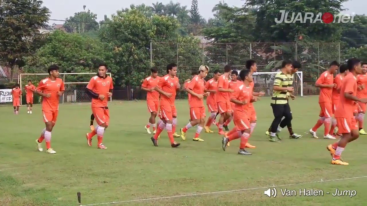 Suasana Latihan Persija di Lapangan Villa 2000, Pamulang, Tangerang Selatan