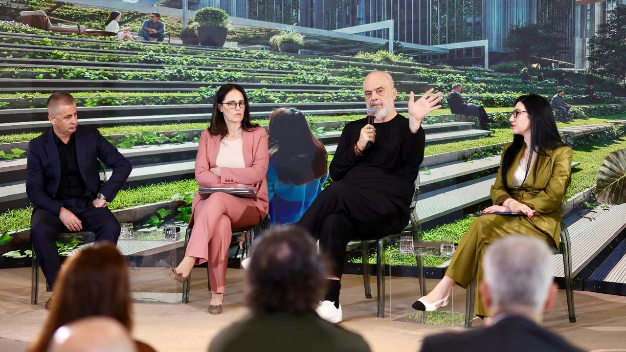 📍Tiran&euml; - N&euml; realitetin e sip&euml;rmarrjes shqiptare, ku rritet ekonomia, pun&euml;simi, pagat n&euml; &ccedil;do sektor,