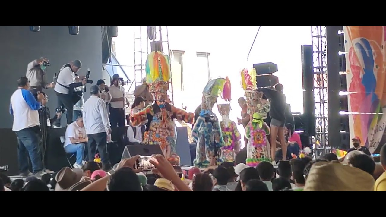 En el concurso de trajes de chinelo en el Carnaval de Yautepec Morelos 2024