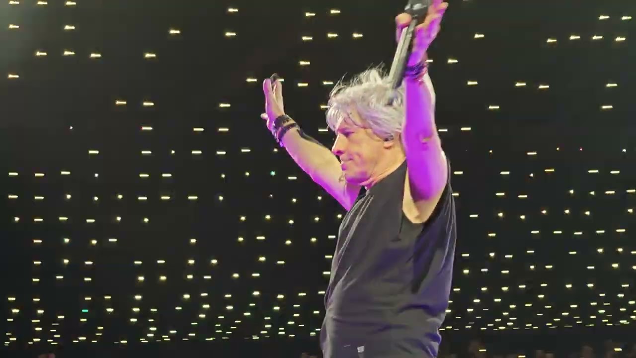 Indochine - L'aventurier -  01/04/2025 LIVE Arena Tour Bruxelles