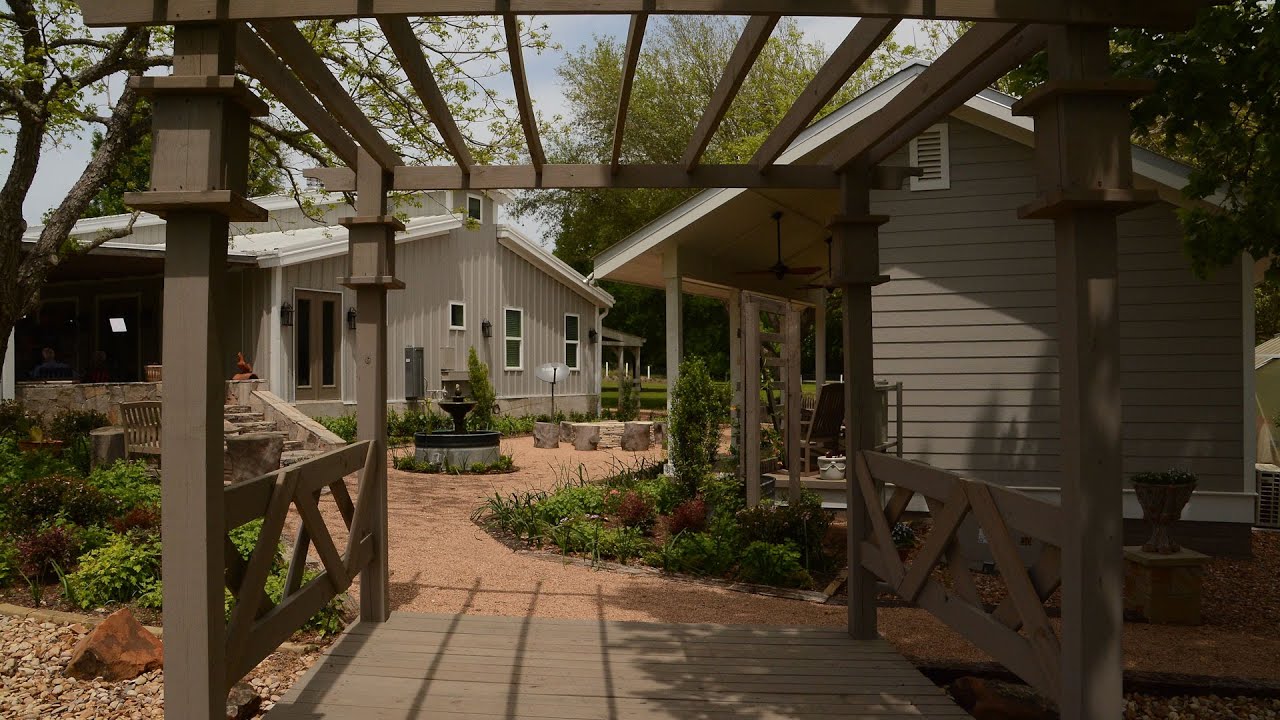 New Vision in Brenham |Lucille and Bill Welch |Central Texas Gardener