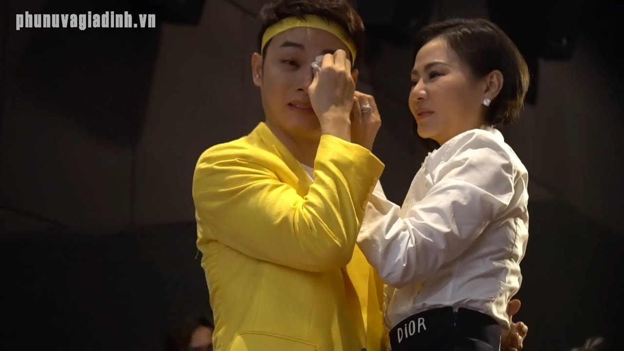 Trúc Nhân khóc nức nở chạy lên ôm cha mẹ và Thu Minh sau khi nghe sư phụ nói những lời này!