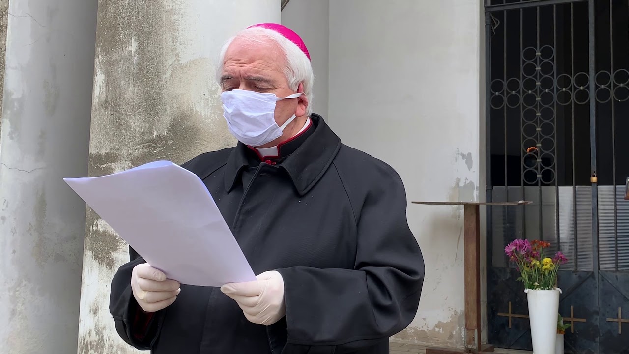 Preghiera di S.E. Mons. Francesco Milito al cimitero comunale di Palmi - 27 marzo 2020
