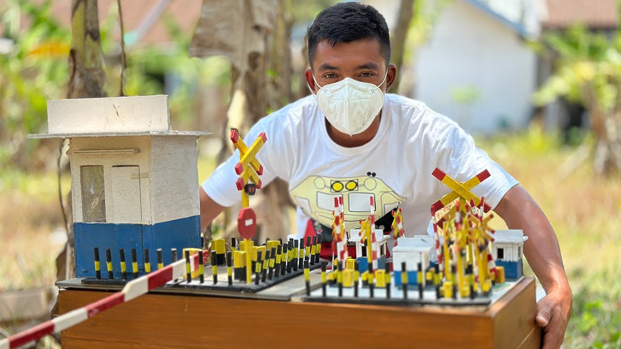 Mencari dan Merakit Miniatur Palang Pintu Kereta Api dari Kayu - Menemukan Mainan Palang Pintu KAI