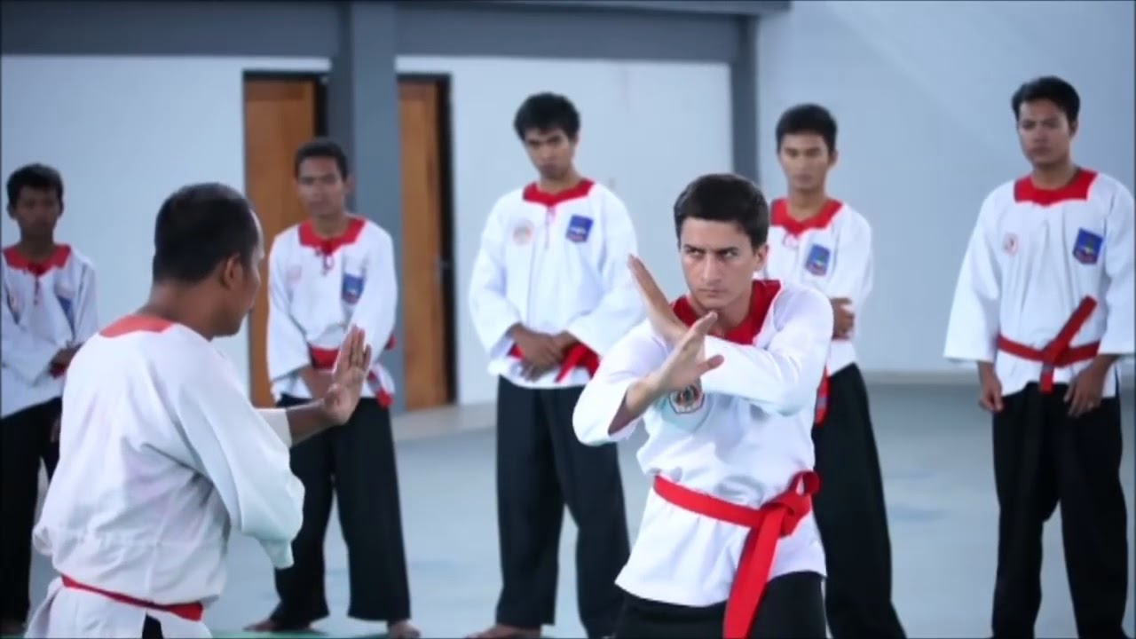 aksi duel 1 lawan 1 . Erwin Cortez hajar lawan sampe sentoyoran.
