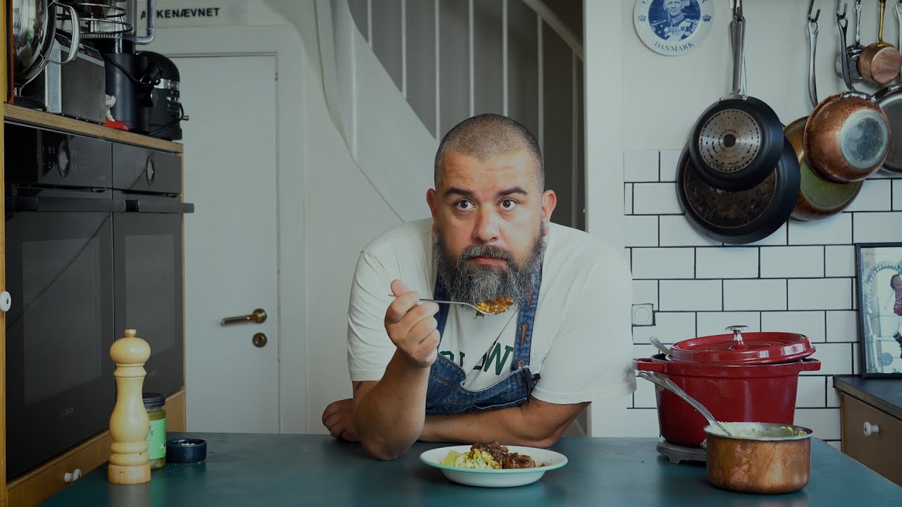 Simrede svinekæber i mørkt øl. Verdens bedste simreret.