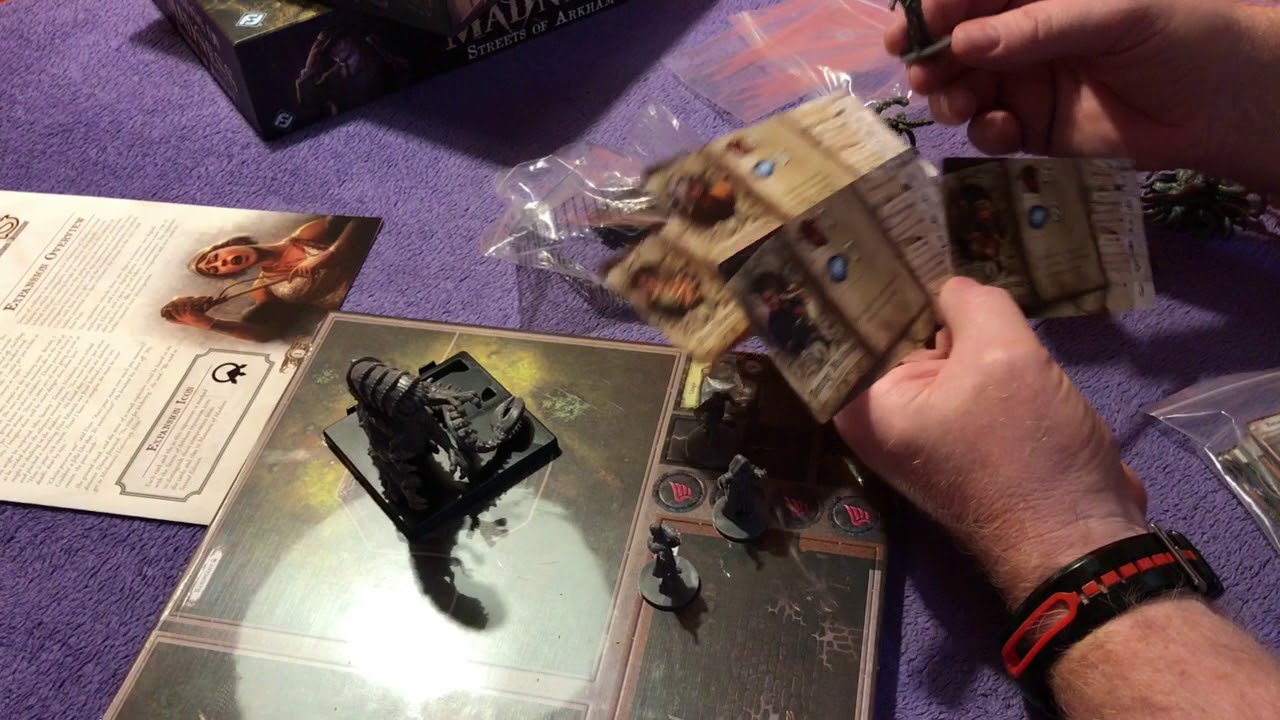 Mansions of Madness Streets of Arkham ~ what’s in the box? with biffta