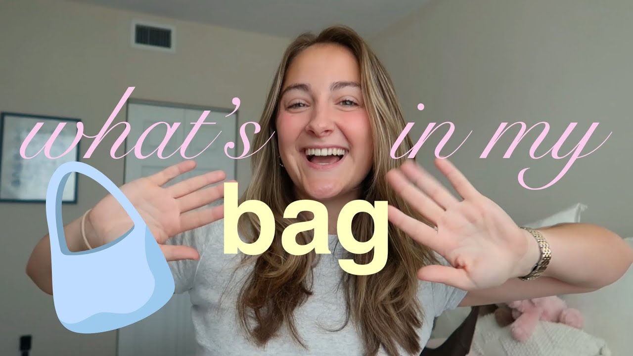 what's in my bag (as a simple girl) 🎀⭐️🎧