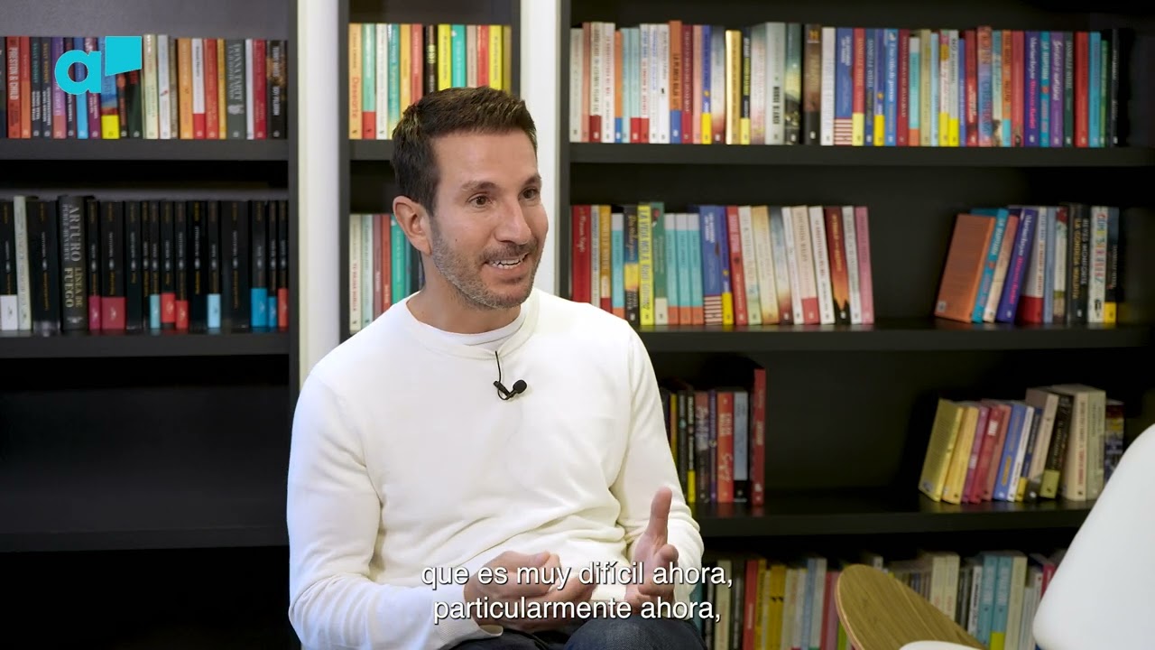 Alex Michaelides: entrevista y libros recomendados