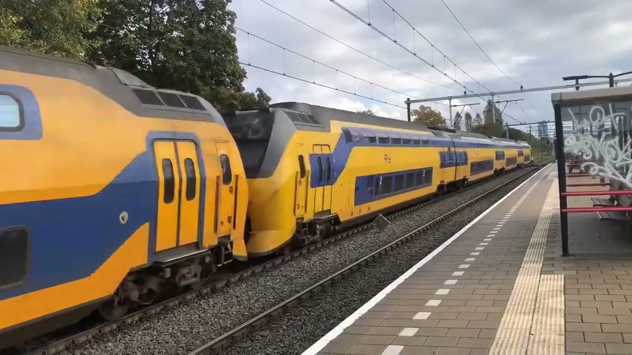 Treinen op station Eindhoven Strijp-S
