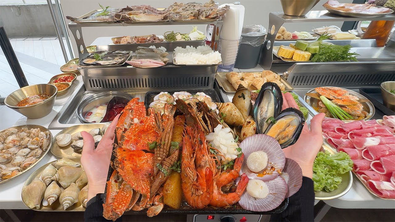 All You Can Eat PERSONAL Hotpot BBQ Buffet | La Bao Tian 辣爆天