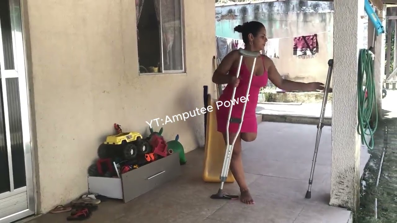 Left Leg Amputee Hop in the house