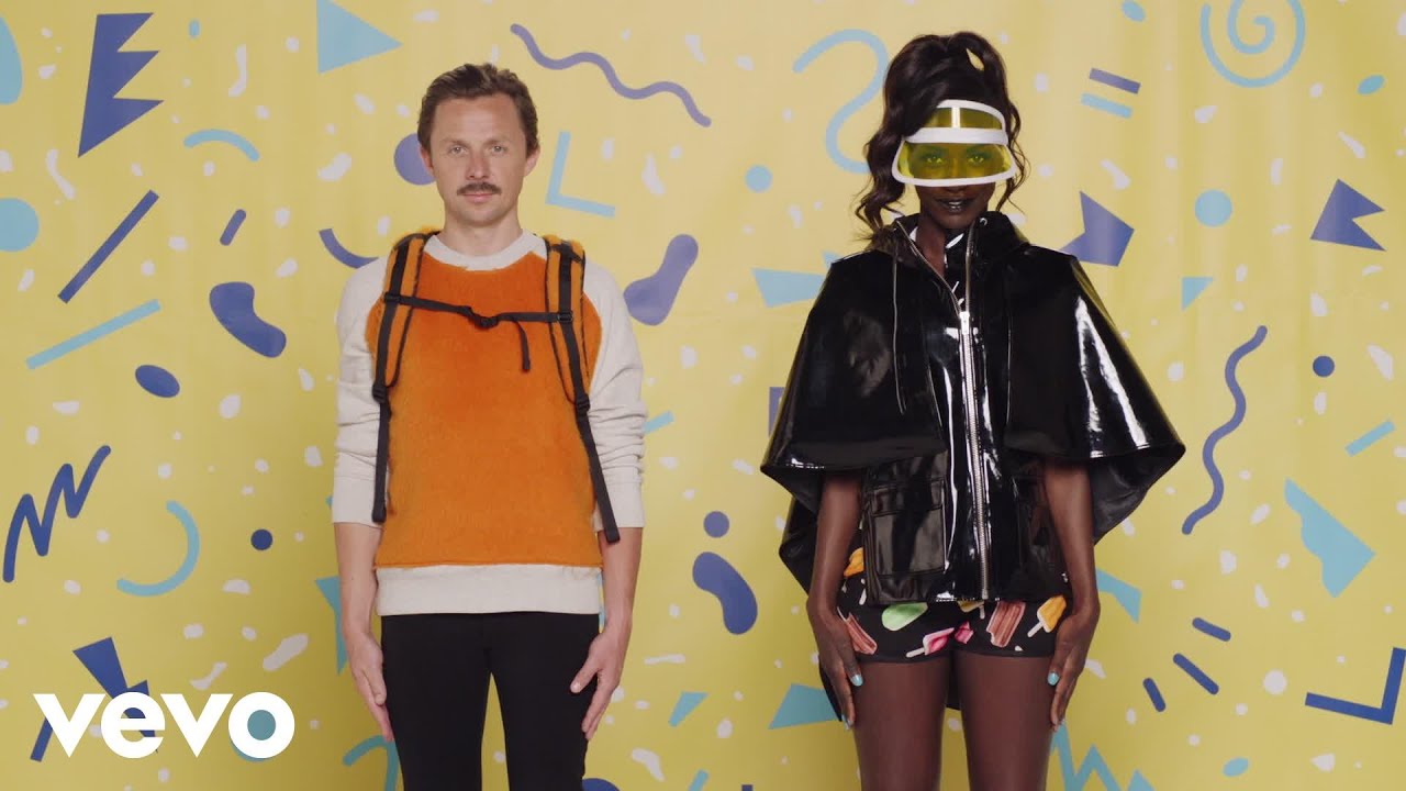 Martin Solveig - +1 ft. Sam White