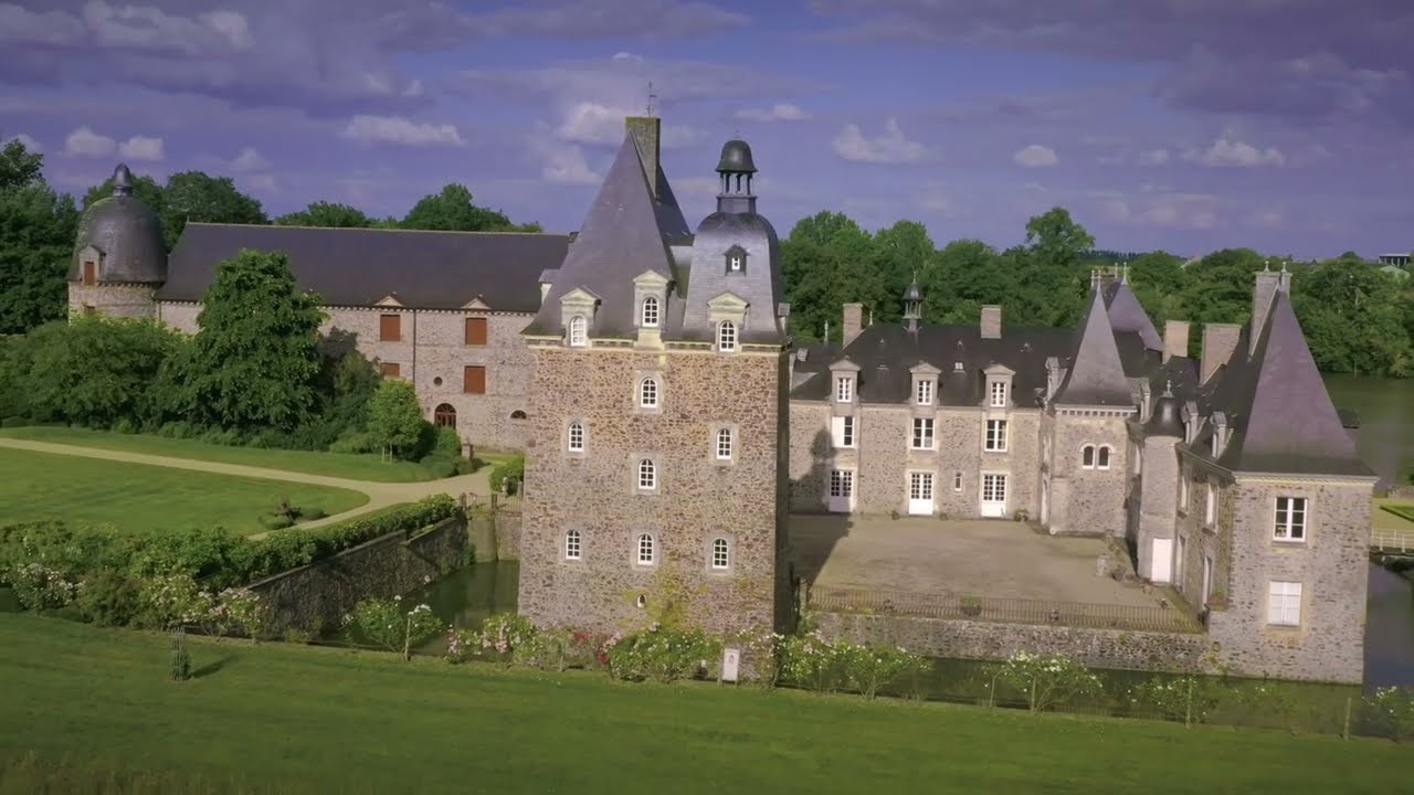 Jardins et château des Arcis sur la Route des Joyaux
