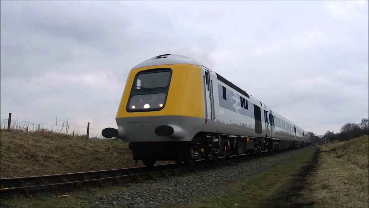 Prototype HST 41001 with new coaches