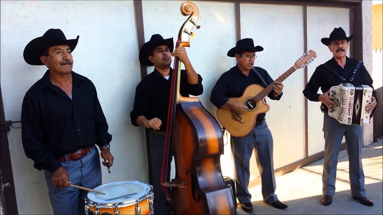 Ojitos Verdes - Chirrines Con Tololoche en Vivo Los Angeles CA