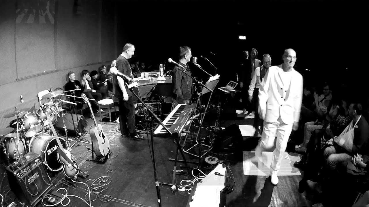 Side 2 of The Beatles' Abbey Road at The Edge - Walrus Gumboot & The SING choir