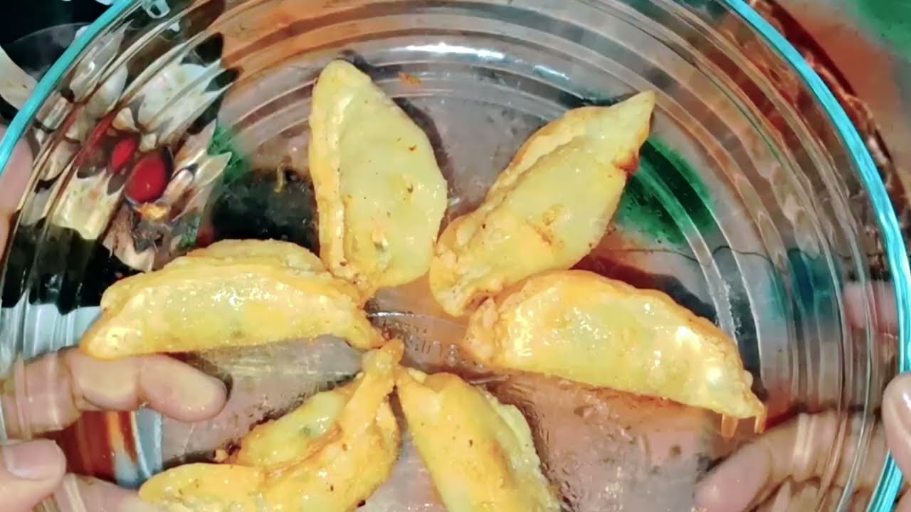 Trying.. Ready-to-Eat Frozen Veg MOMOS | Deep frying