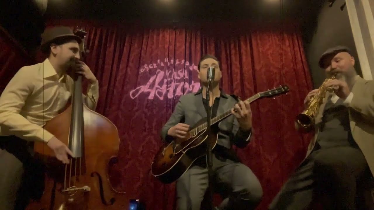 I'm Confessin That I Love You (Martin Burgues/Artem Zhulyev/Oriol Fontanals)