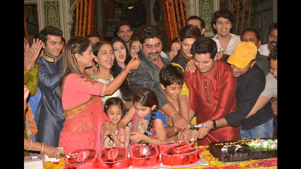 Ye Rishta Kya Kehlata Hai Serial Completed 2200 Episode | Success Party 2016 | Hina Khan,Karan Mehra