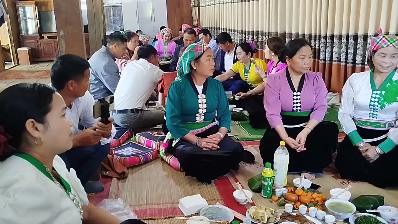 Chủ Nhá mới cơm qhieng én 
