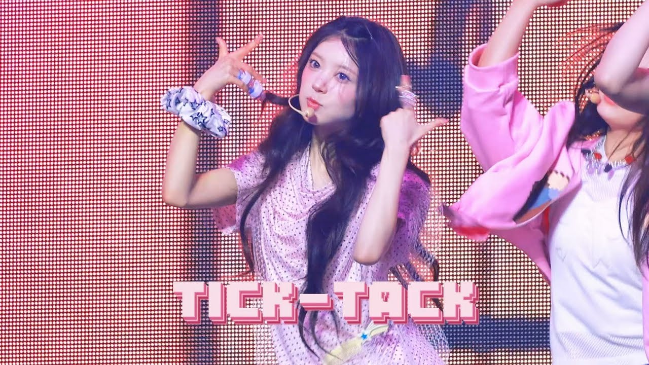 250531 WEVERSE CON Tick-Tack ILLIT MOKA 아일릿 모카 직캠 FANCAM 4K FOCUS