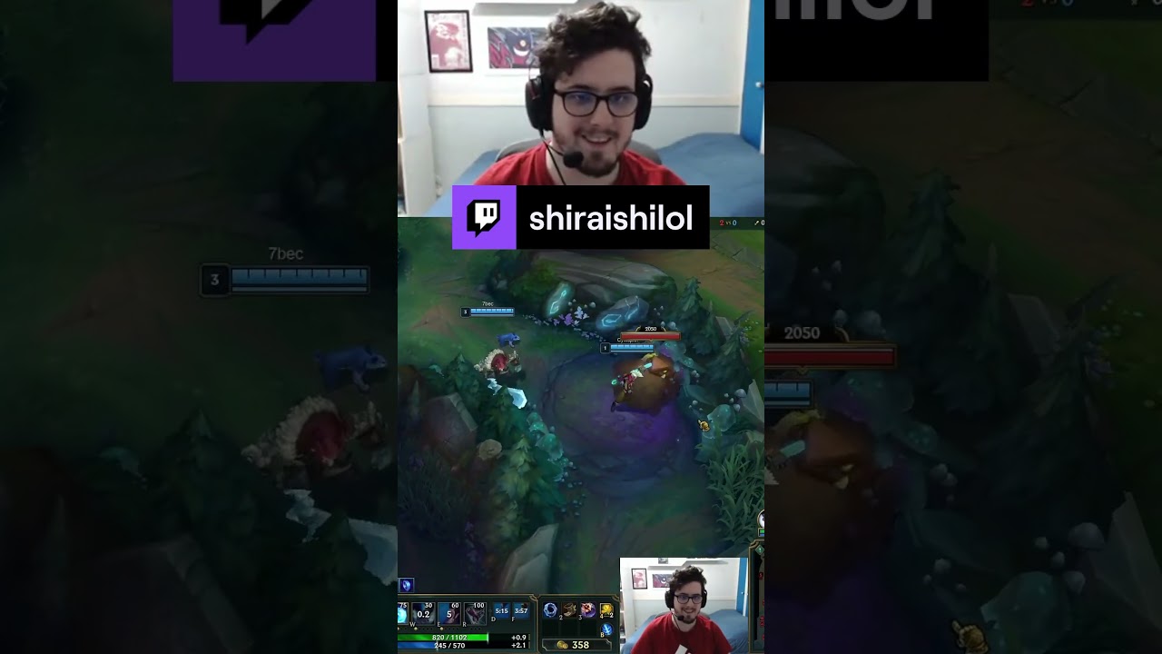CA&Iacute; COM O V&Ocirc; CORVO #leagueoflegends #shorts