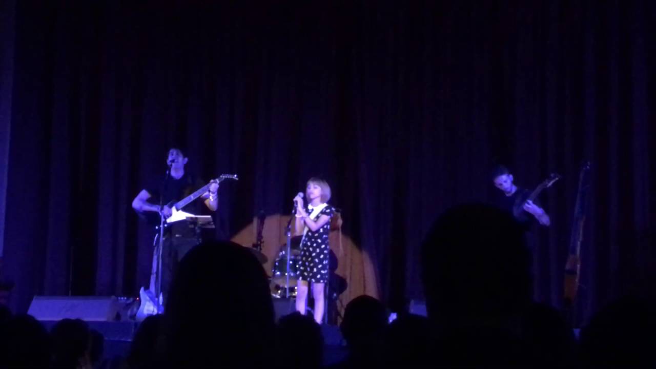 Grace VanderWaal- Hotel California LIVE