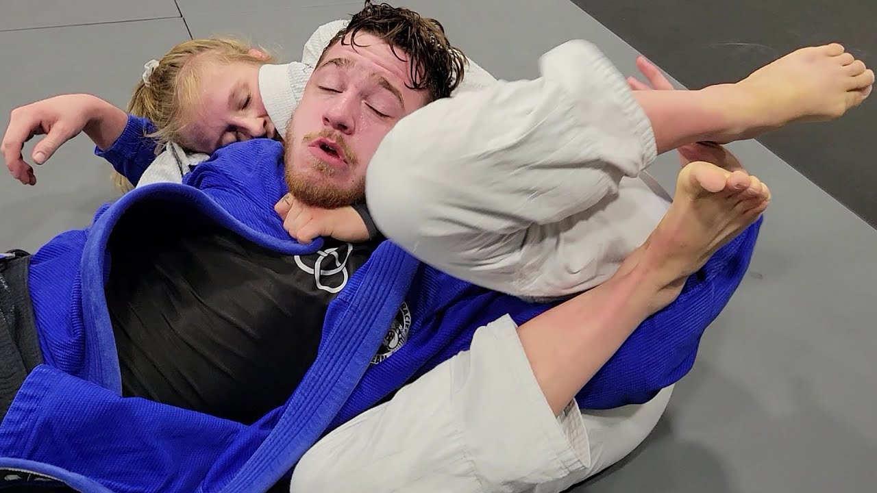 Women's Mixed Brazilian Jiu-Jitsu: Chayse Diekema VS Black Belt Sparring