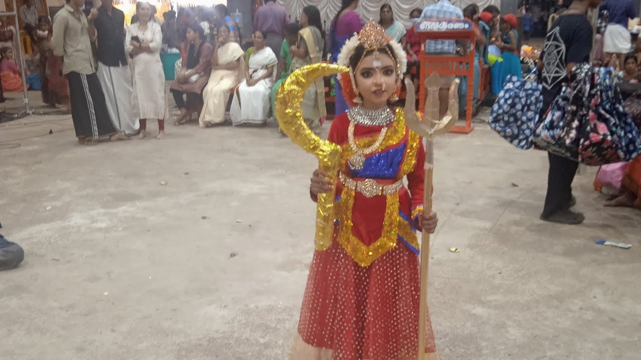 KARIN KALLI DANCE IN KANICHUKULANGRA TEMPLE 