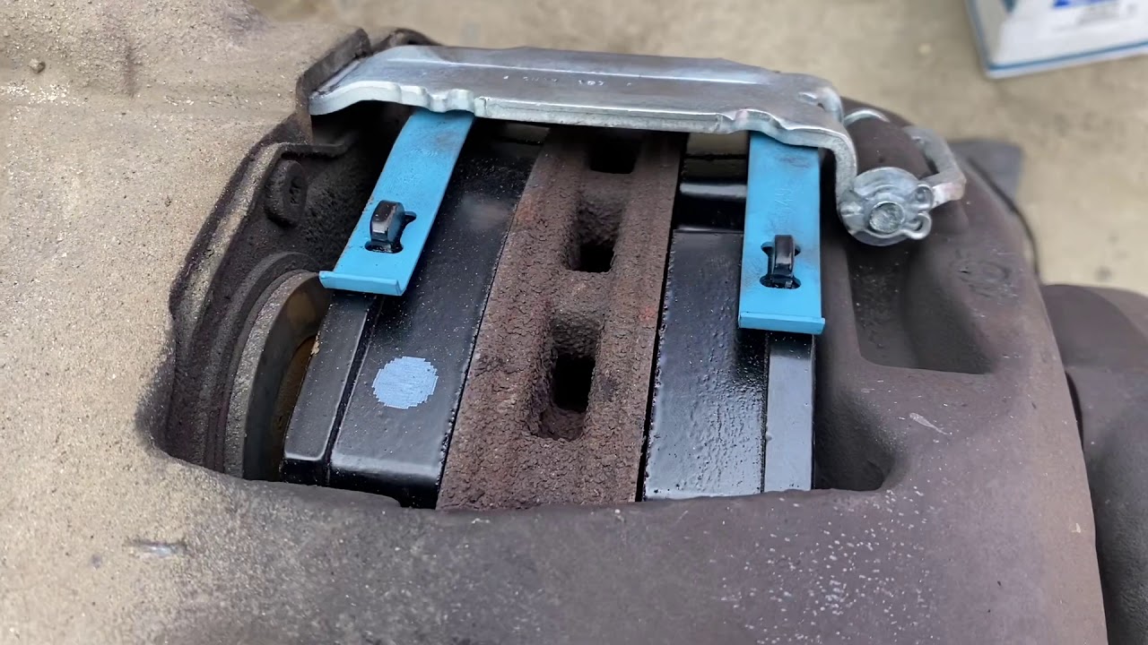 2016 Peterbilt steering axle brakes