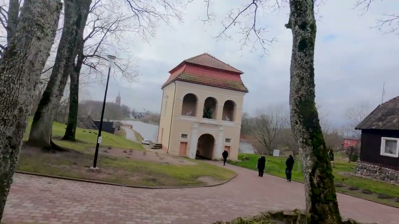 High Wind FPV Flight with DJI Neo &ndash; Crashed into a Tree!