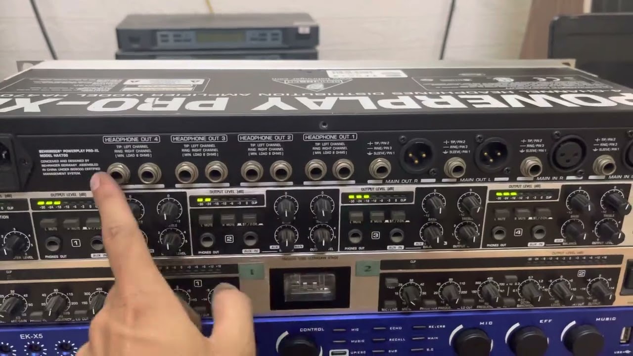 Chia tín hiệu hàng bãi cao cấp(Đức). Powerplay Pro-Xl HA4700. Tiếng hay chỉnh bass tép riêng biệt.
