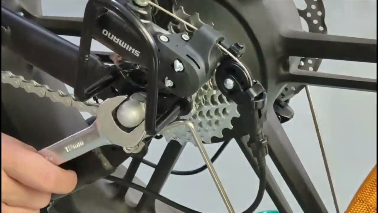 OUXI fatbike V8 Rear-tyre removal