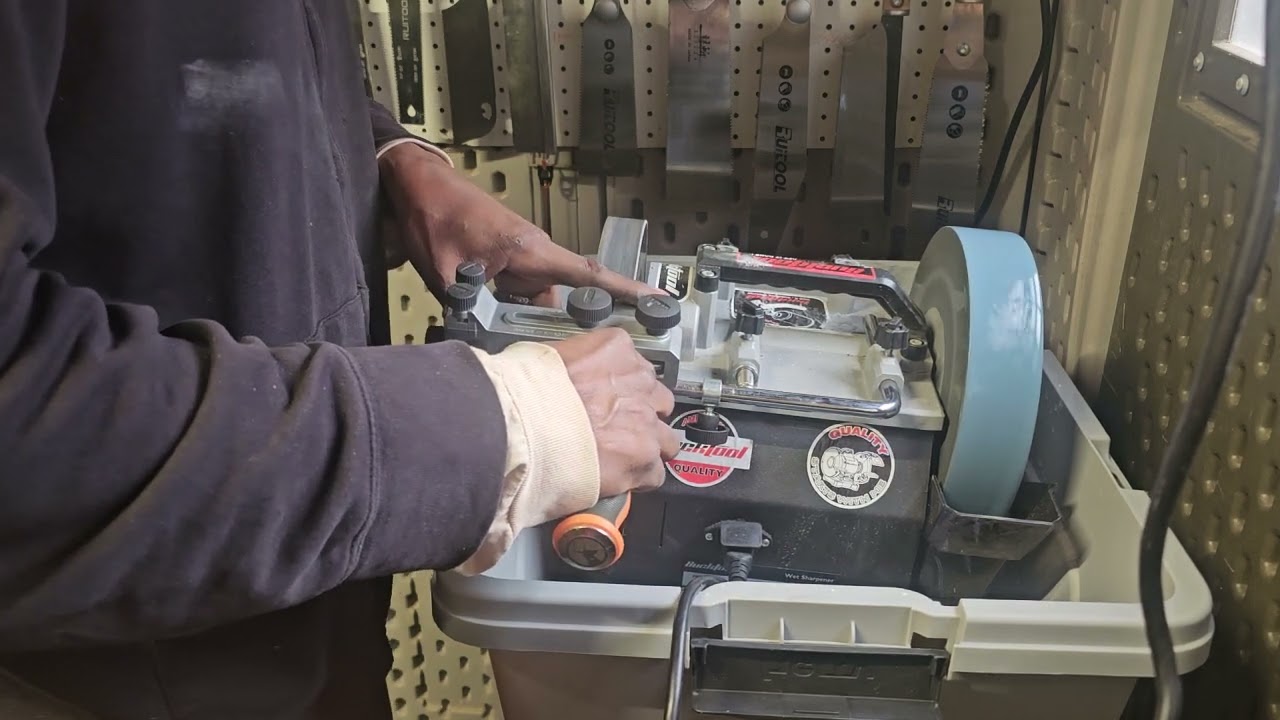 Sharpening on a Bucktools wet sharpener!!!