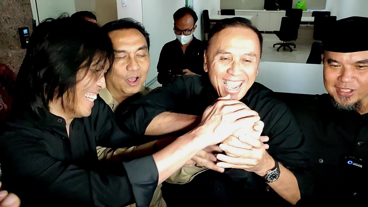 SEMPAT TERJADI ADU MULUT, DI DEPAN AHMAD DHANI, ONCE TEGASKAN TAK AKAN LAGI BAWAKAN LAGU DEWA 19