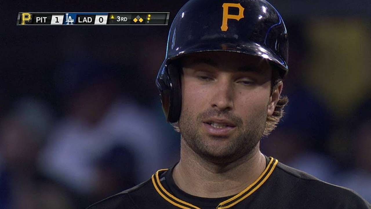 PIT@LAD: Walker singles to right, plates Barmes