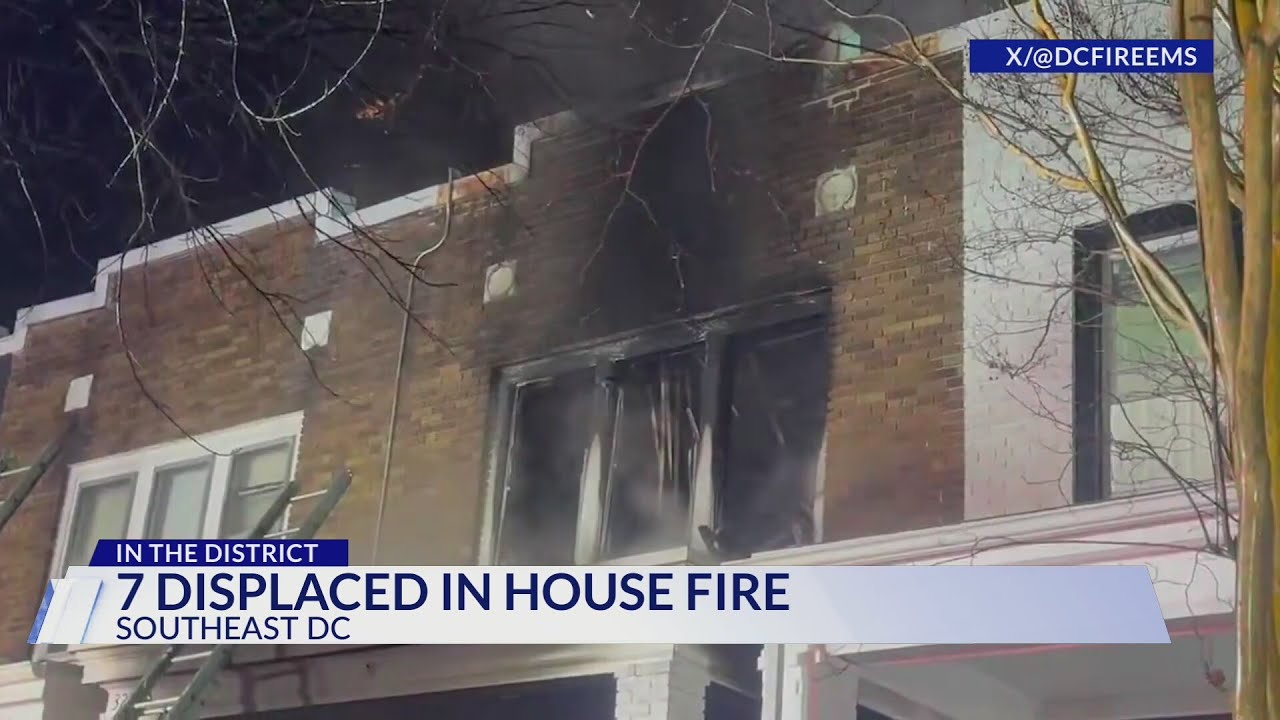 7 people, 2 cats displaced after row house fire in Lincoln Park
