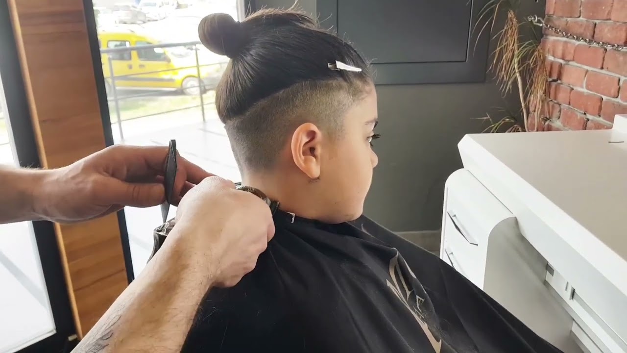 YOU WON'T BELIEVE YOUR EYES (relax with a haircut machine)