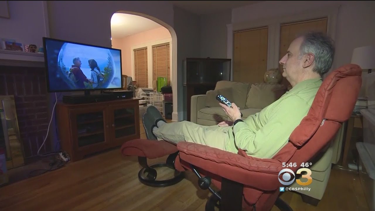 Doctors: Exposure To Blue Light From Screens Can Cause Lack Of Sleep, Cancer