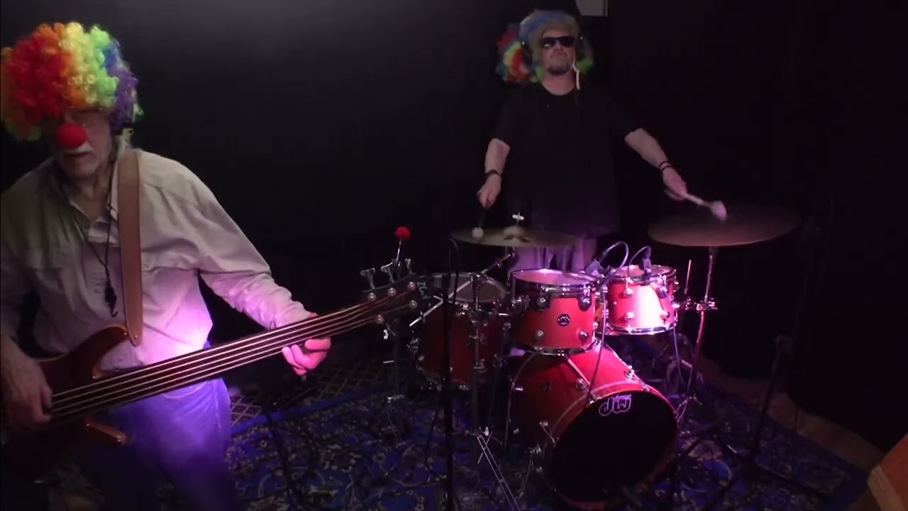 Neurodivergent Orchestra – On the Evilness of Clowns Shorty 14